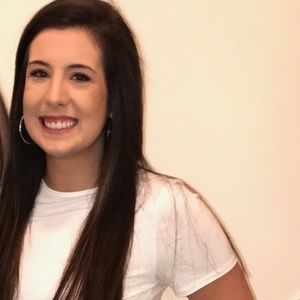 Meet your Posher, Courtney